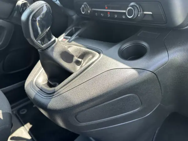 Citroën Berlingo 1.5 Hdi 2020 - 12900 EUR, 120000 km - AUTO.MOTO.pt - 120000km - foto 33 de 53