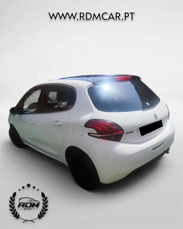 Peugeot 208 2018 - 9250 EUR, 113000 km - 113000km - foto 3 de 9