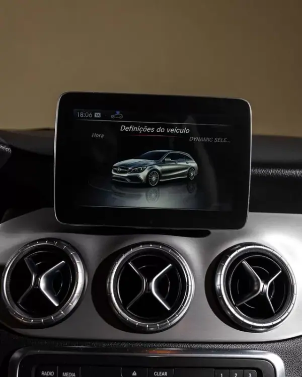 Mercedes-Benz CLA 45 AMG 2017 - 37950 EUR, 85000 km - AUTO.MOTO.pt - 85000km - foto 22 de 37