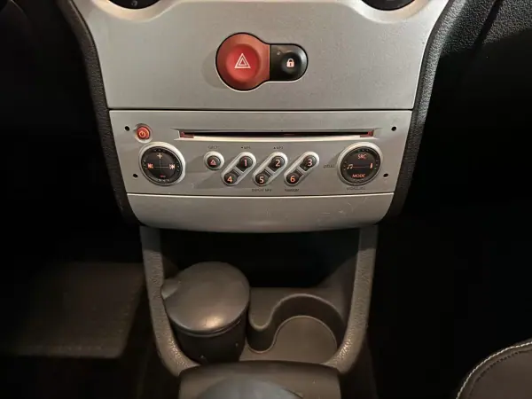 Renault Modus 2009 - 5900 EUR, 164416 km - AUTO.MOTO.pt - 164416km - foto 17 de 22