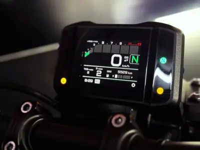 Yamaha MT 09 2023 - 11490 EUR, 5529 km - AUTO.MOTO.pt - 5529km - foto 10 de 16
