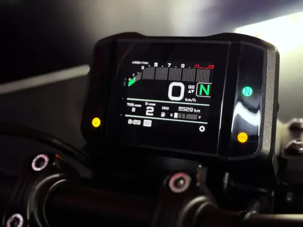 Yamaha MT 09 2023 - 11490 EUR, 5529 km - AUTO.MOTO.pt - 5529km - foto 10 de 16