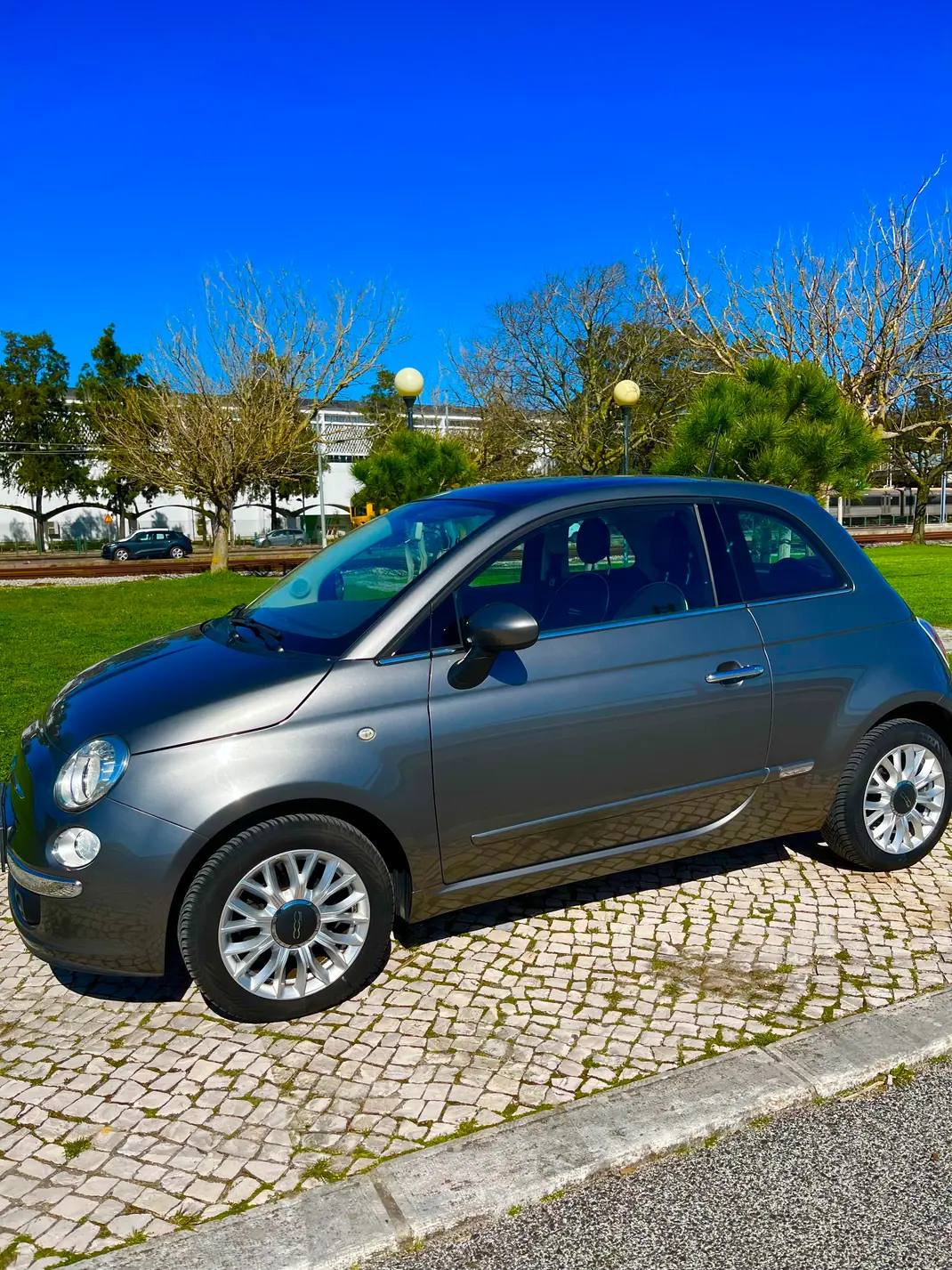 Fiat 500 2015 - 9950 EUR, 40700 km - AUTO.MOTO.pt - 40700km - foto 8 de 9