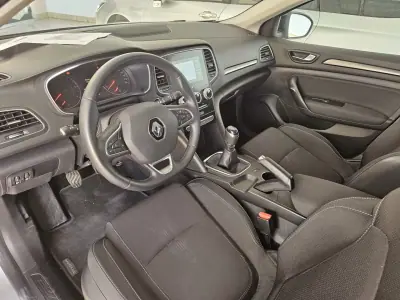 Renault Mégane 2022 - 20200 EUR, 55525 km - AUTO.MOTO.pt - 55525km - foto 5 de 18