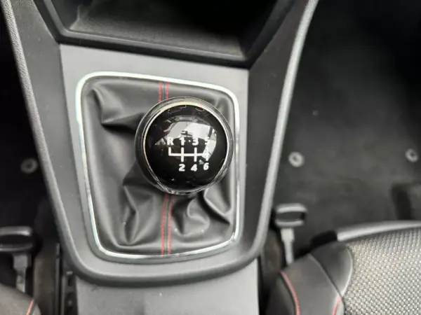 SEAT Leon 2014 - 13900 EUR, 192520 km - AUTO.MOTO.pt - 192520km - foto 10 de 18