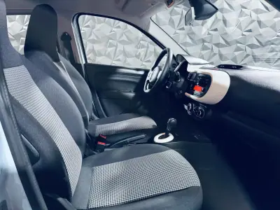 Renault Twingo 2023 - 16990 EUR, 16461 km - AUTO.MOTO.pt - 16461km - foto 14 de 28