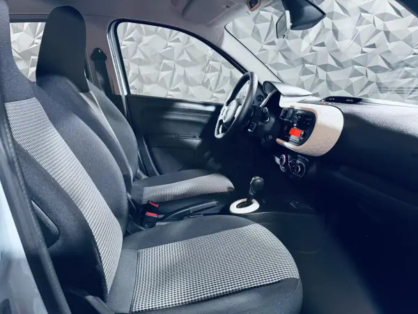 Renault Twingo 2023 - 16990 EUR, 16461 km - AUTO.MOTO.pt - 16461km - foto 14 de 28