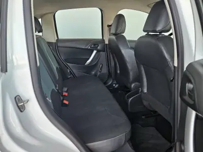 Citroën C3 2015 - 6950 EUR, 87000 km - AUTO.MOTO.pt - 87000km - foto 6 de 9