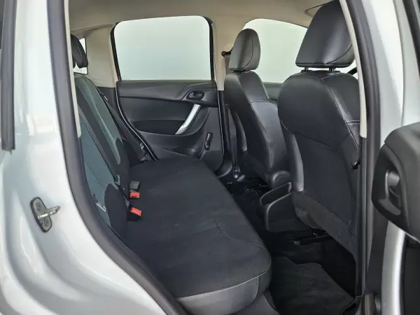 Citroën C3 2015 - 6950 EUR, 87000 km - AUTO.MOTO.pt - 87000km - foto 6 de 9