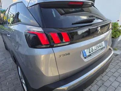 Peugeot 3008 2019 - 13900 EUR, 198000 km - AUTO.MOTO.pt - 198000km - foto 47 de 58