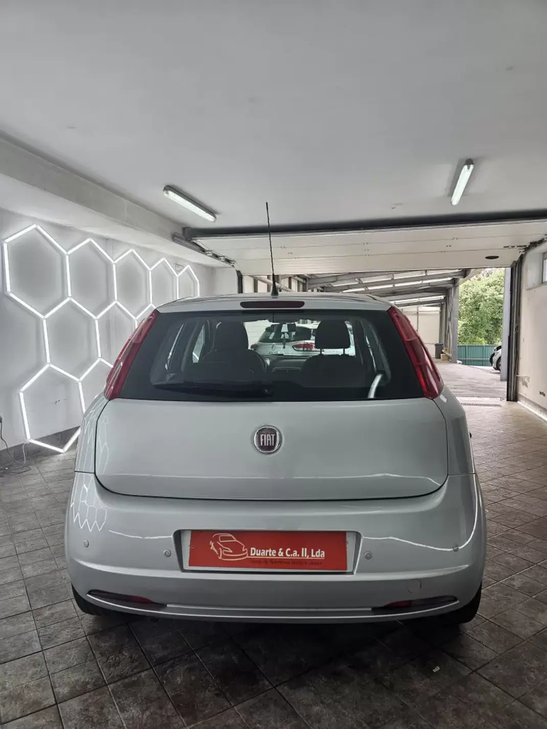 Fiat Grande Punto 2010 - 6000 EUR, 161462 km - AUTO.MOTO.pt - 161462km - foto 15 de 35