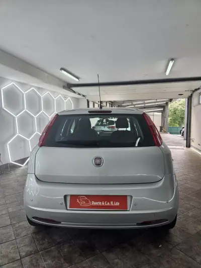 Fiat Grande Punto 2010 - 6000 EUR, 161462 km - AUTO.MOTO.pt - 161462km - foto 15 de 35