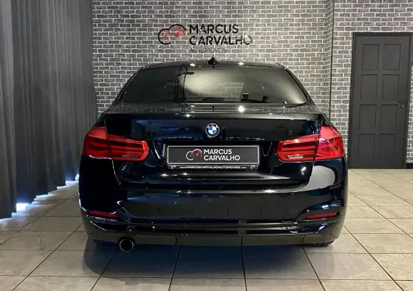 BMW 318 2017 - 17900 EUR, 215000 km - AUTO.MOTO.pt - 215000km - foto 5 de 12