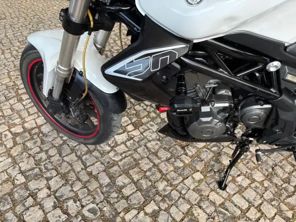 Benelli BN 2016 - 1850 EUR, 35691 km - AUTO.MOTO.pt - 35691km - foto 8 de 11