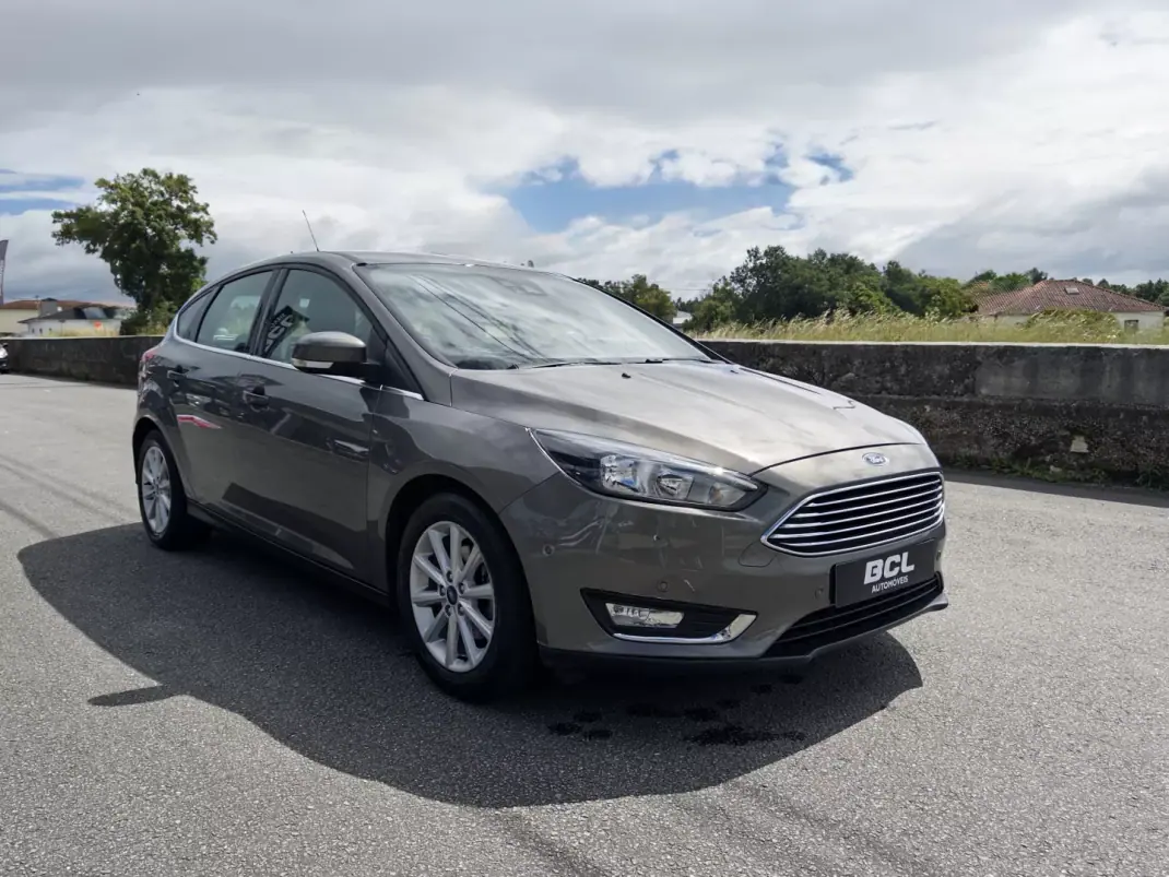 Ford Focus 2016 - 9990 EUR, 103000 km - AUTO.MOTO.pt - 103000km - foto 1 de 42