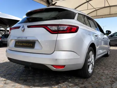 Renault Mégane 2017 - 11900 EUR, 177386 km - AUTO.MOTO.pt - 177386km - foto 2 de 8