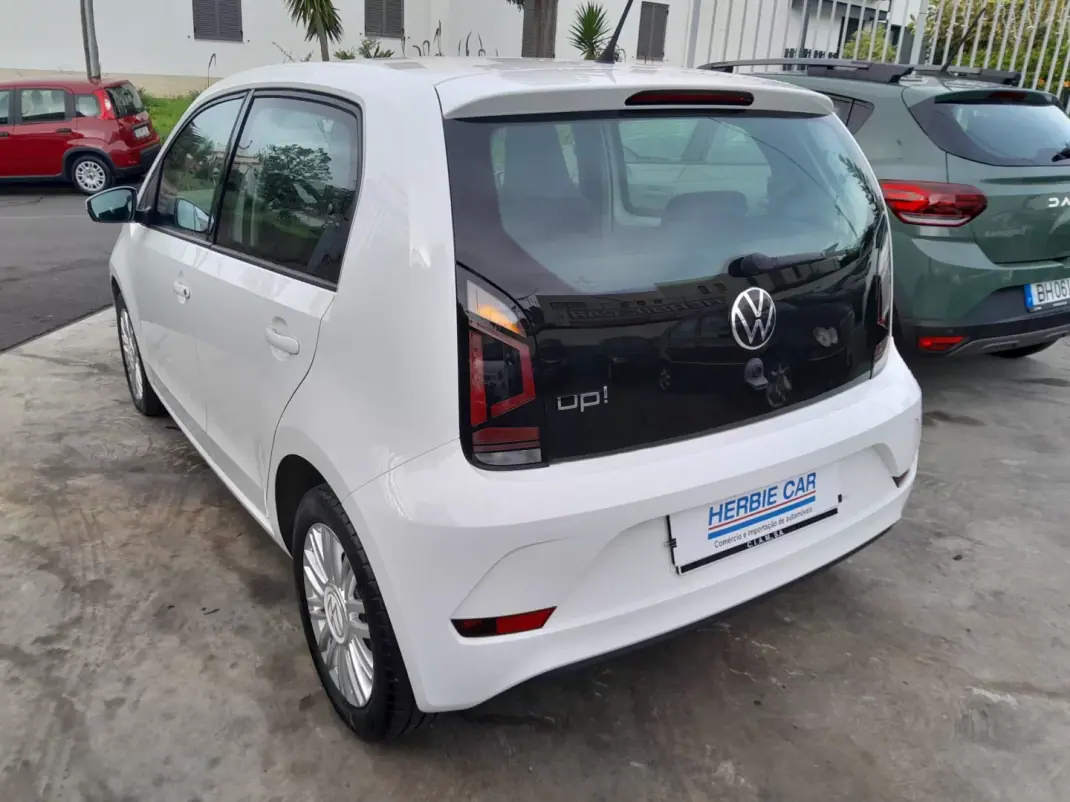 Volkswagen Up! 2024 - 15900 EUR, 43000 km - AUTO.MOTO.pt - 43000km - foto 4 de 11