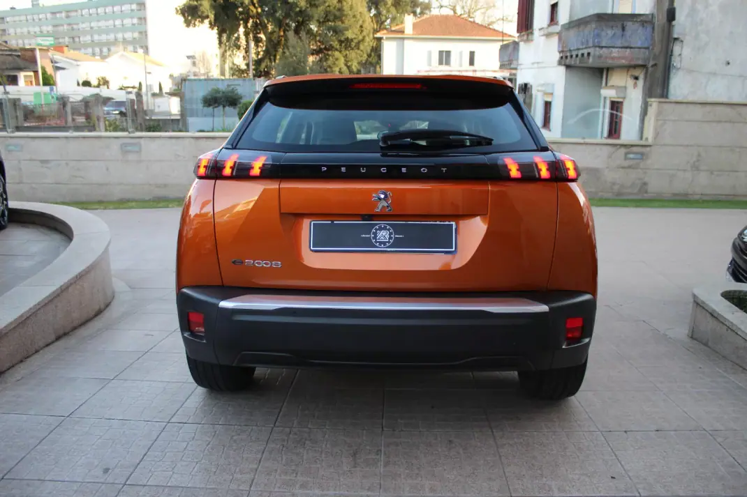 Peugeot e-2008 2020 - 19450 EUR, 54000 km - AUTO.MOTO.pt - 54000km - foto 6 de 41