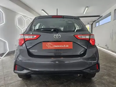 Toyota Yaris 2019 - 13650 EUR, 135421 km - AUTO.MOTO.pt - 135421km - foto 15 de 37