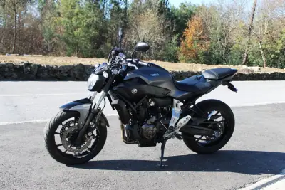 Yamaha MT 07 2015 - 5900 EUR, 22000 km - AUTO.MOTO.pt - 22000km - foto 14 de 24