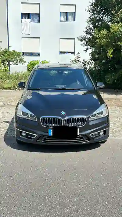 BMW 225xe Active Tourer 2016 - 17000 EUR, 116000 km - AUTO.MOTO.pt - 116000km - foto 3 de 14