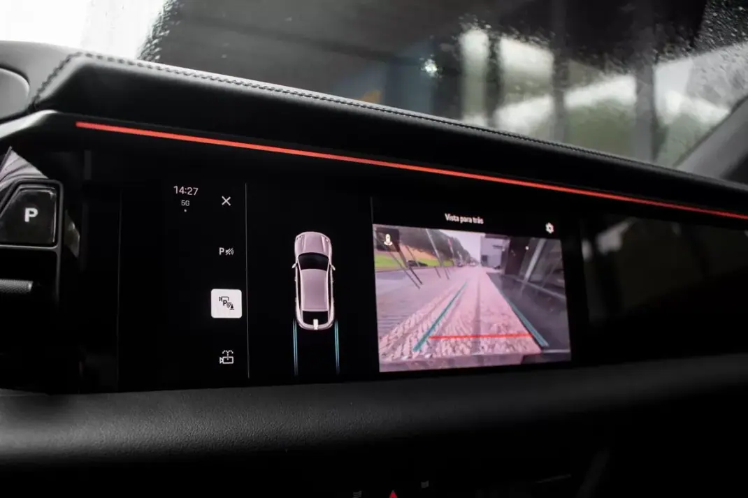 Porsche Macan 2025 - 83990 EUR, 15400 km - AUTO.MOTO.pt - 15400km - foto 49 de 49