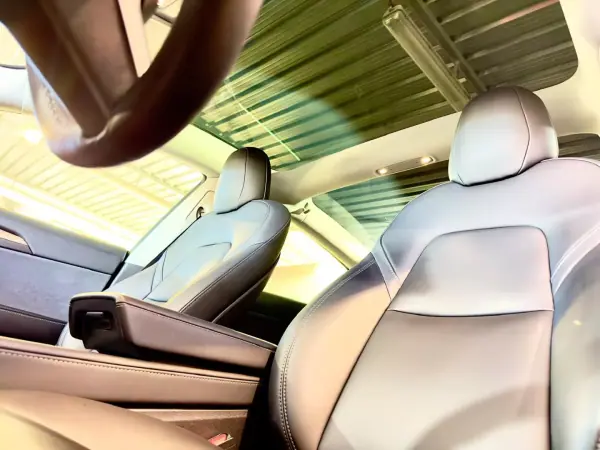 Tesla Model 3 2022 - 39900 EUR, 40060 km - AUTO.MOTO.pt - 40060km - foto 13 de 35