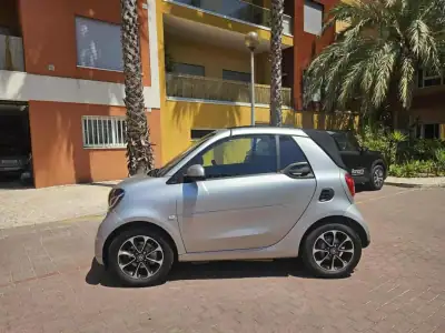 Smart Fortwo Cabrio 2016 - 10780 EUR, 139000 km - AUTO.MOTO.pt - 139000km - foto 16 de 17