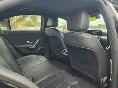 Mercedes-Benz A 250 Limousine 2021 - 21000 EUR, 202000 km - AUTO.MOTO.pt - 202000km - foto 6 de 12