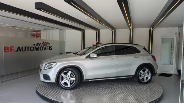 Mercedes-Benz GLA 180 2018 - 24900 EUR, 41570 km - 41570km - foto 12 de 52