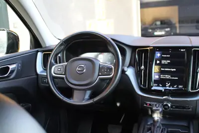 Volvo XC 60 2018 - 20900 EUR, 203000 km - AUTO.MOTO.pt - 203000km - foto 8 de 13