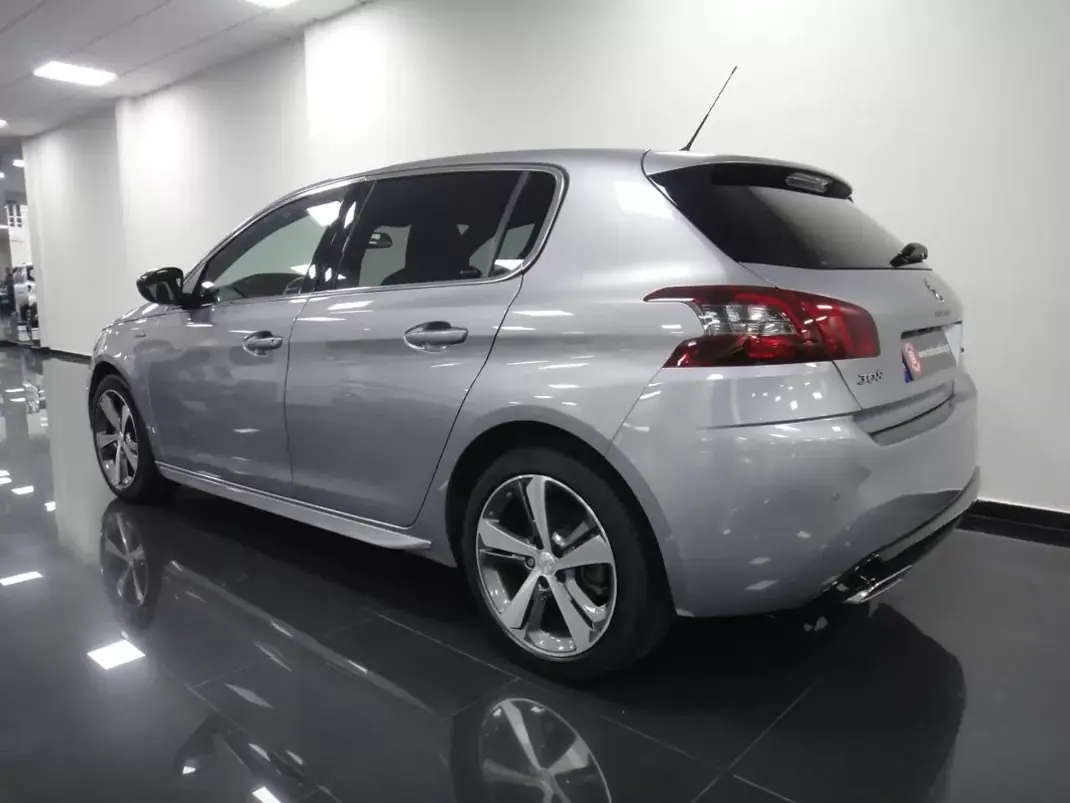 Peugeot 308 2020 - 14990 EUR, 60000 km - AUTO.MOTO.pt - 60000km - foto 6 de 33