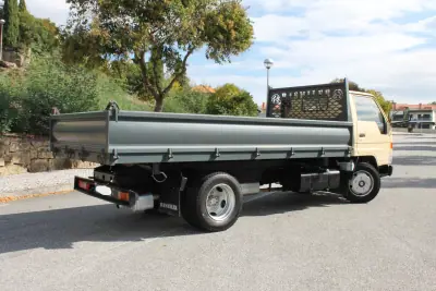 Toyota Dyna 1998 — foto 6 de 29