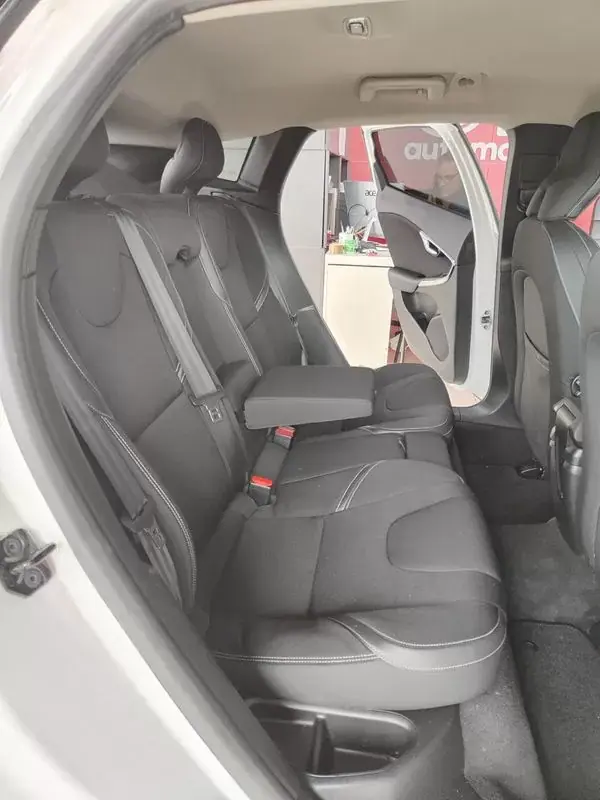 Volvo V40 2013 - 7750 EUR, 298000 km - AUTO.MOTO.pt - 298000km - foto 20 de 36