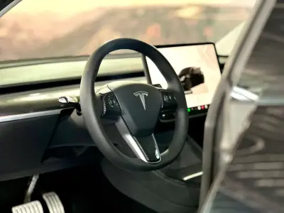 Tesla Model 3 2022 - 35900 EUR, 65444 km - AUTO.MOTO.pt - 65444km - foto 21 de 29