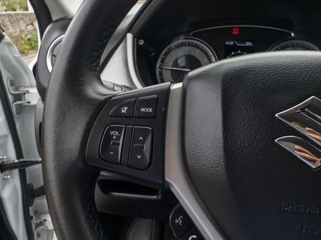 Suzuki Vitara 2019 - 15990 EUR, 77000 km - AUTO.MOTO.pt - 77000km - foto 16 de 32