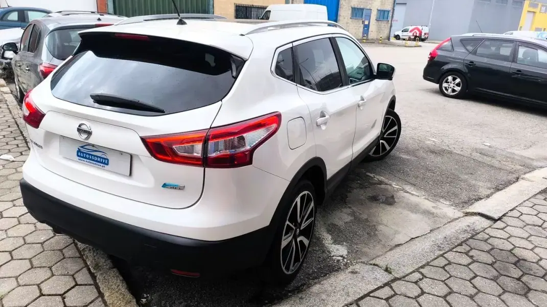 Nissan Qashqai 2015 - 12600 EUR, 167000 km - 167000km - foto 5 de 17