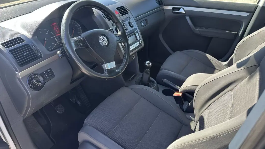 Volkswagen Touran 2007 - 6900 EUR, 315000 km - 315000km - foto 19 de 27