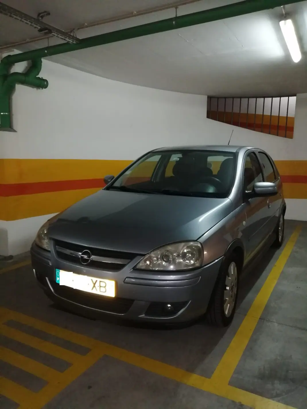 Opel Corsa 2004 - 3850 EUR, 285000 km - AUTO.MOTO.pt - 285000km - foto 13 de 18