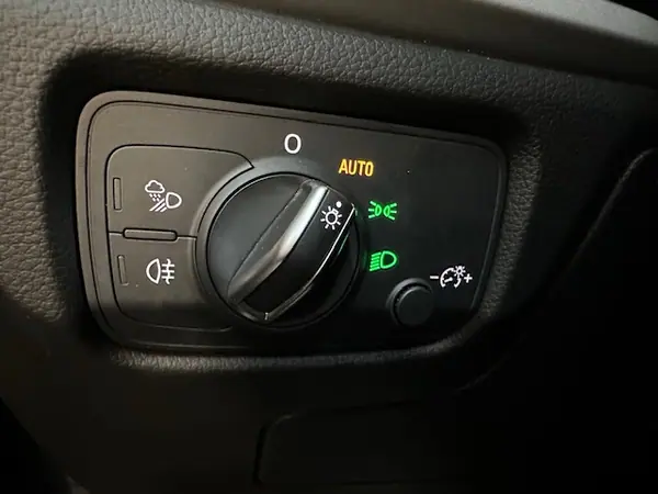 Audi A3 Sportback 2019 - 16450 EUR, 174000 km - AUTO.MOTO.pt - 174000km - foto 19 de 25