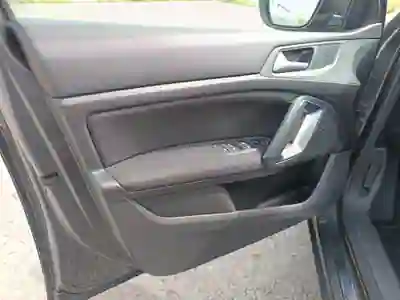 Peugeot 308 2020 - 10250 EUR, 151000 km - AUTO.MOTO.pt - 151000km - foto 12 de 15