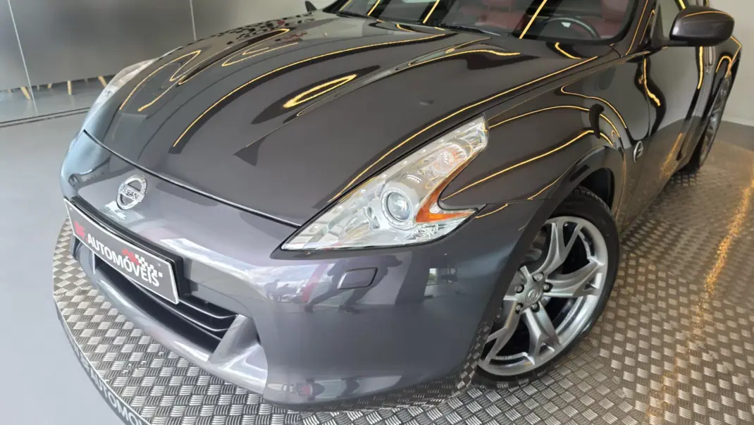 Nissan 370 Z 2010 - 39900 EUR, 111567 km - AUTO.MOTO.pt - 111567km - foto 24 de 62
