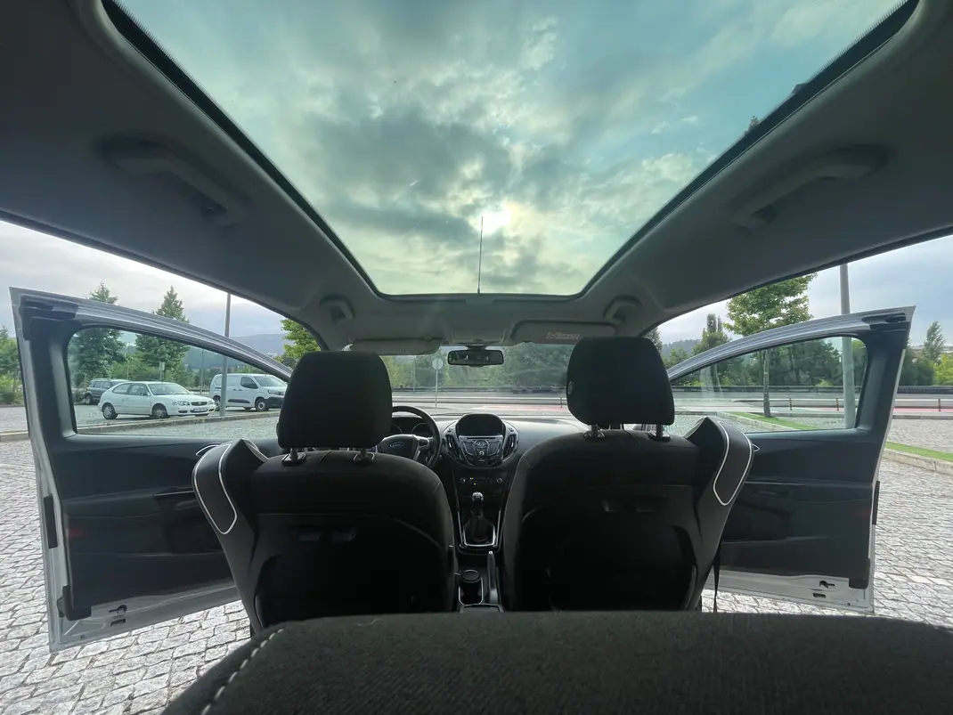 Ford B-Max 2017 - 10990 EUR, 137000 km - AUTO.MOTO.pt - 137000km - foto 7 de 12