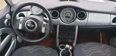 MINI One 2004 - 7990 EUR, 179700 km - AUTO.MOTO.pt - 179700km - foto 11 de 22