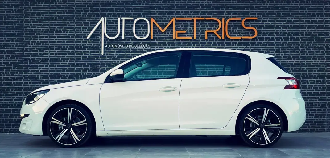Peugeot 308 2014 - 12500 EUR, 151000 km - AUTO.MOTO.pt - 151000km - foto 16 de 16