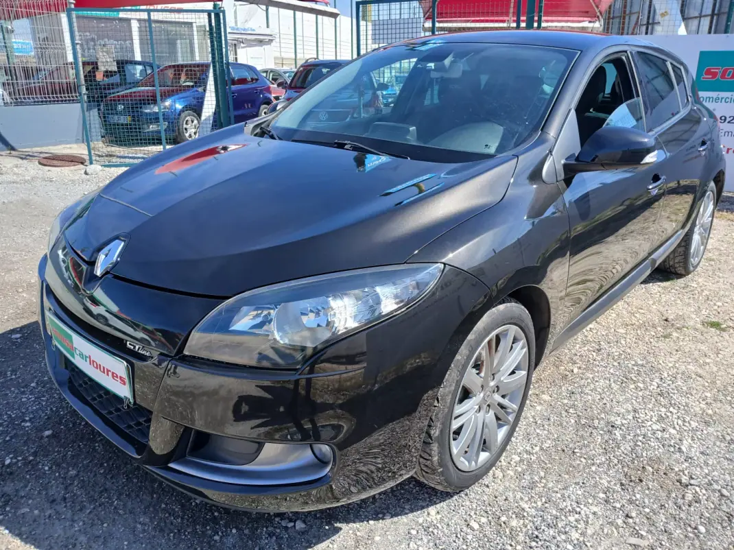 Renault Mégane 2010 - 7800 EUR, 122607 km - AUTO.MOTO.pt - 122607km - foto 2 de 29