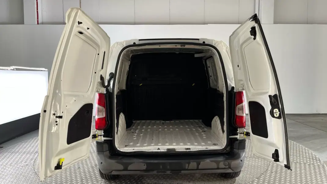 Citroën Berlingo 1.5 Bluehdi M Clube 102cv 2020 - 9747 EUR, 132000 km - AUTO.MOTO.pt - 132000km - foto 7 de 7