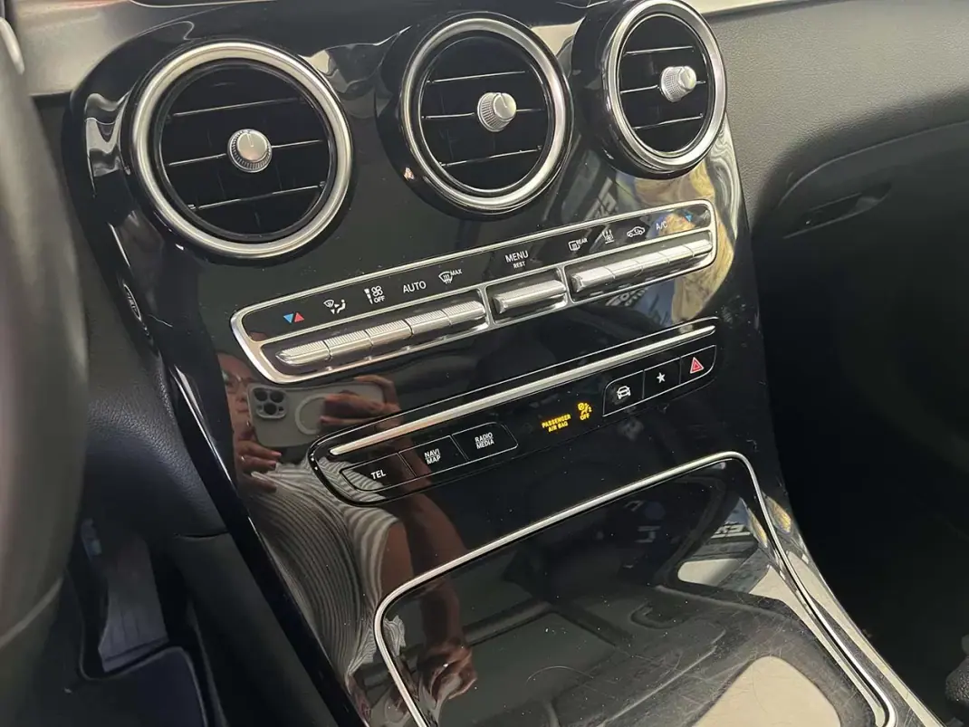 Mercedes-Benz GLC 300 2020 - 39800 EUR, 72985 km - 72985km - foto 15 de 25