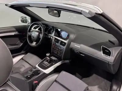 Audi A5 Cabrio 2009 - 15900 EUR, 186000 km - AUTO.MOTO.pt - 186000km - foto 13 de 45