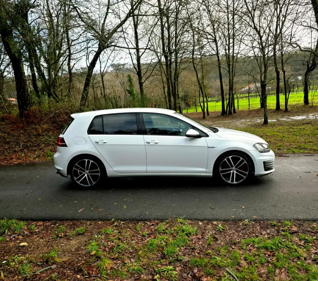 Volkswagen Golf 2015 - 18990 EUR, 167000 km - AUTO.MOTO.pt - 167000km - foto 8 de 30